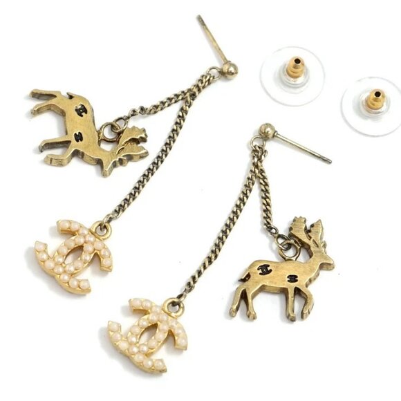 CHANEL CC Logos Pearl Reindeer Stud Earrings Gold Tone 01A Auth w/Box #27065 - Picture 1 of 16